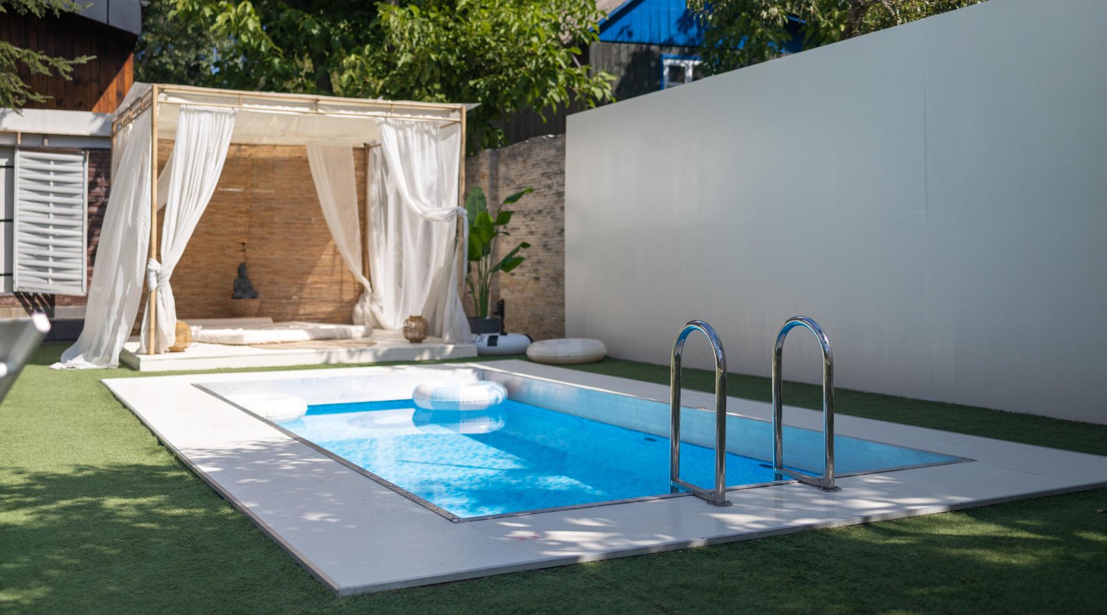 modern swimming pool design trends in Dubai 2026 luxury villa pool by Parallax Technical Services LLC