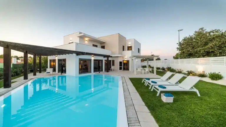 Swimming Pool Contractors in Dubai