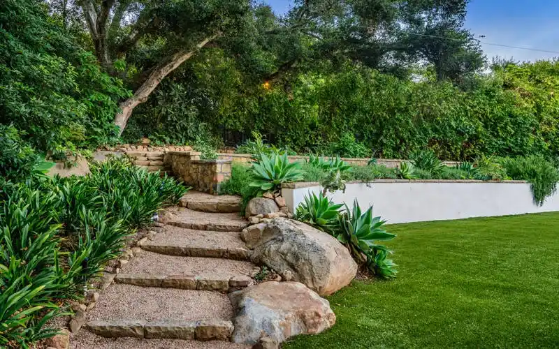 villa-landscaping-services-in-dubai