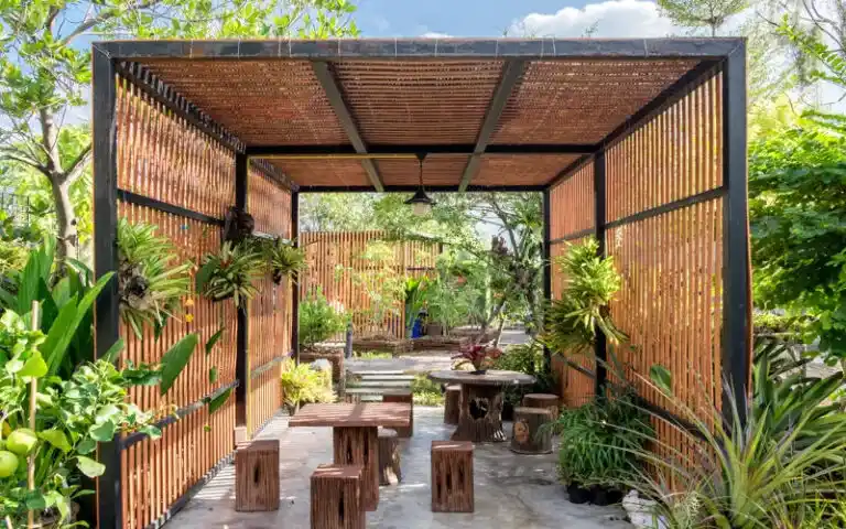 custom-pergola-construction-dubai_