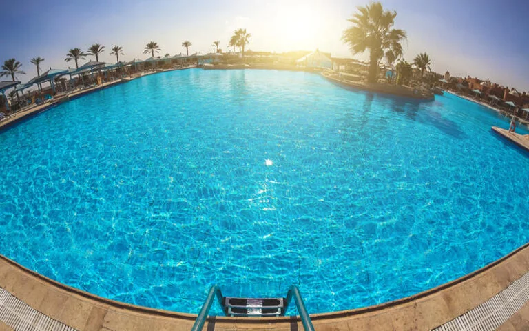 infinity-pool-construction-dubai-