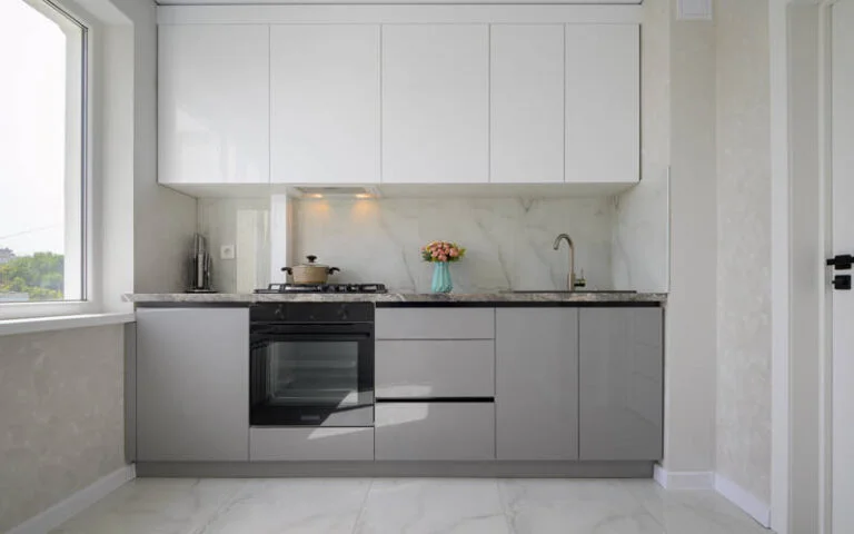small-kitchen-renovation-dubai