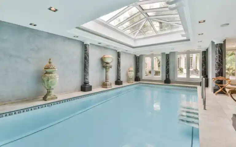swimming-pool-water-feature-design-dubai